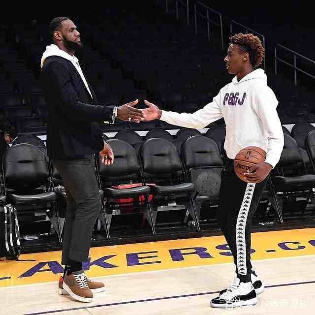 康宁汉姆半场轻取19分5助攻，活塞71分平赛季半场最高（康宁汉姆半场19分5助，活塞71分追平赛季半场最高）