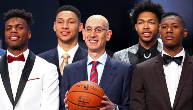 里夫斯成湖人队史第七位单场至少40+10助的球员（里夫斯成为湖人史上第七位单场砍下40分并送出10次助攻的球员）