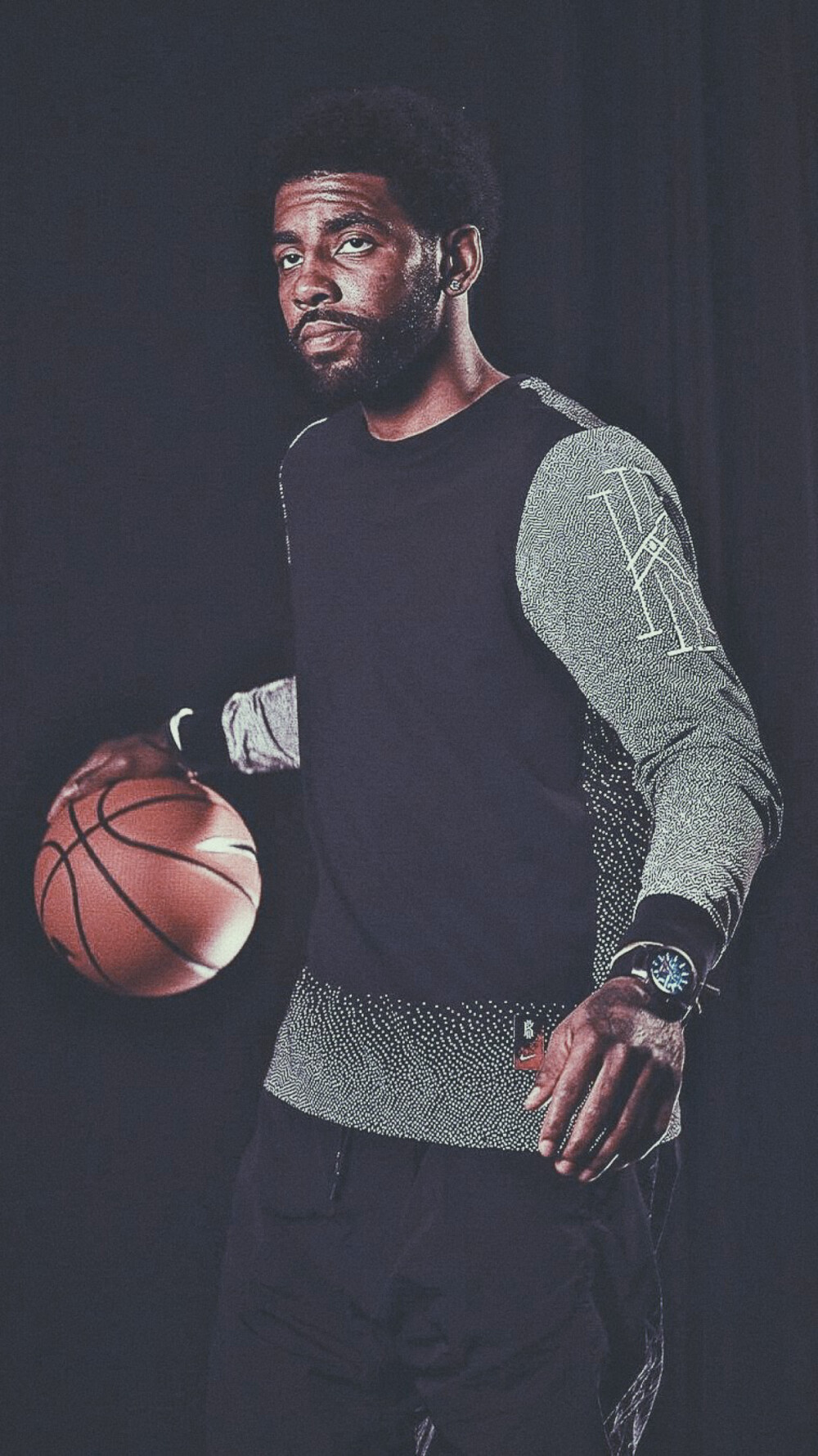 里尔年轻中场布阿迪被多家豪门关注，转会呼声高，期待其未来成为新星。（里尔小将布阿迪获多豪门青睐，转会热度高涨，未来新星可期）