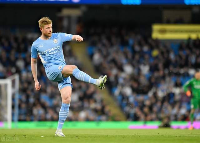 里程碑，亚泰37岁前锋谭龙已在中超出战200场比赛（37岁亚泰前锋谭龙达成中超200场里程碑）