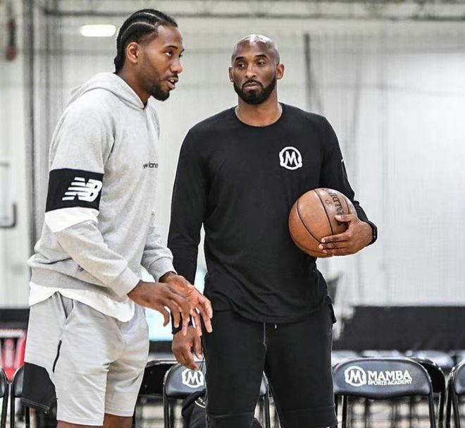 穆斯塔菲：阿森纳是赢球热门；拜仁要小心枪手的定位球（穆斯塔菲：阿森纳更被看好取胜，拜仁须提防枪手定位球）