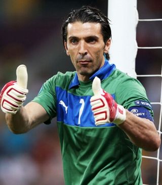 替补球员上场即完成制胜球（替补登场瞬间打入制胜球）