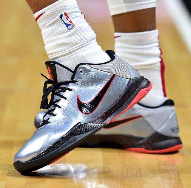 弟媳：来自前球员的批评最让我难以接受；想过重回巴西国家队（弟媳：最难接受的是来自前球员的批评；曾考虑重返巴西国家队）