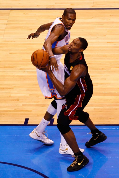 亚冠战报：蓉城惊艳逼平神户，海港晋级战在即（亚冠快讯：蓉城精彩战平神户，海港晋级关键战将至）