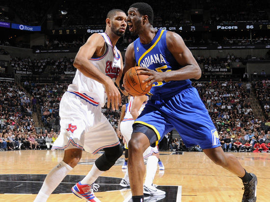 AC米兰门将表现神勇（AC米兰门将神扑连连）